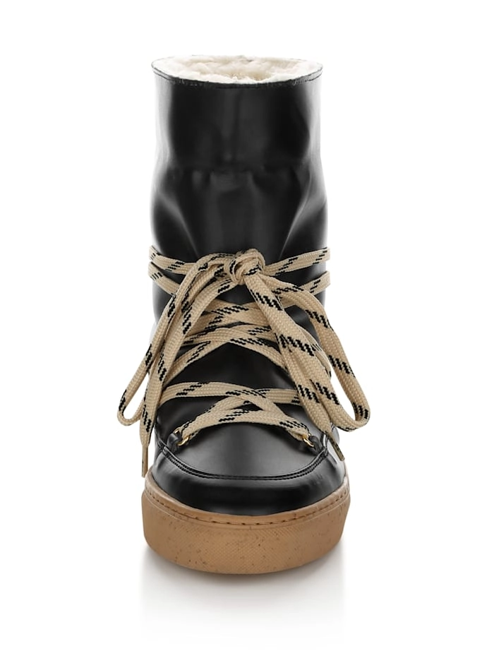 Alba Moda, Boot