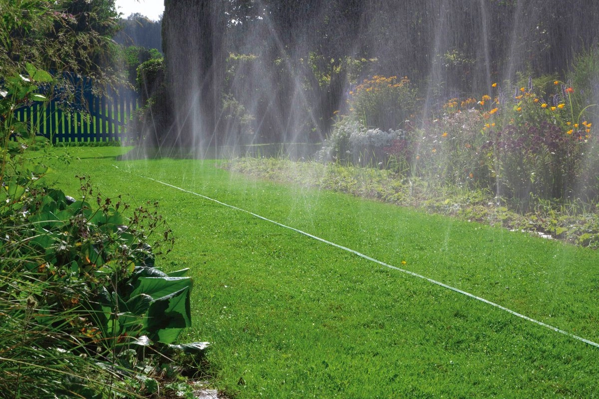 Schlauch-Regner, mit Anschlüssen, Sprinklersystem