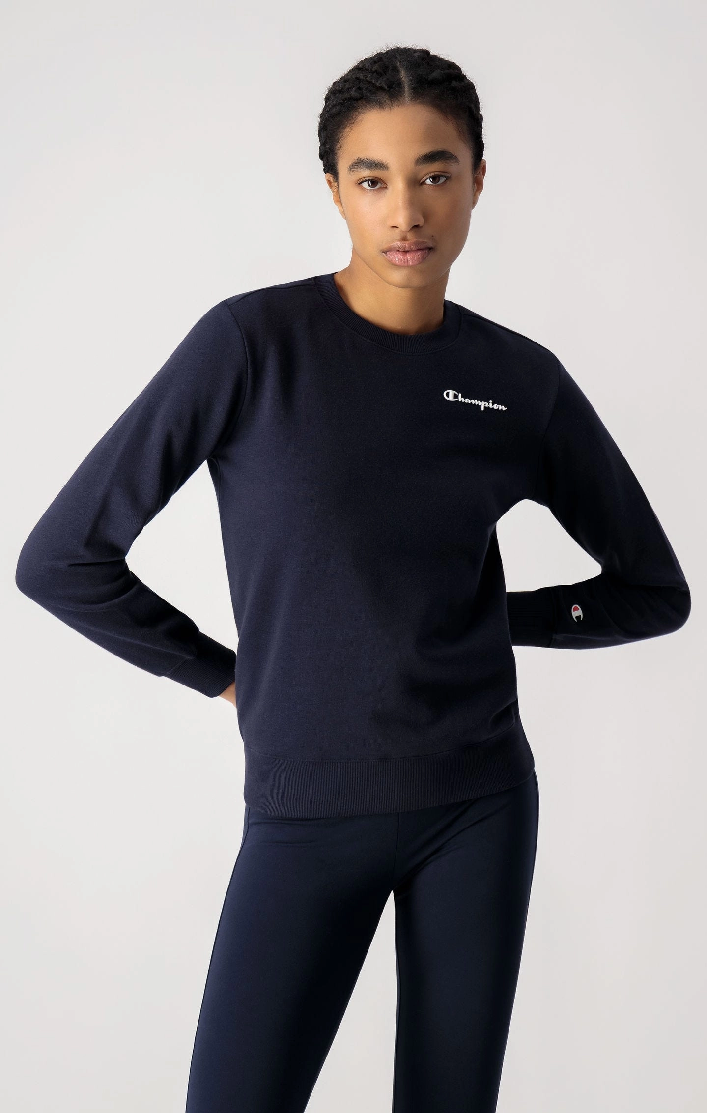 Kapuzenpullover in normaler Passform mit kleinem Logo-Schriftzug