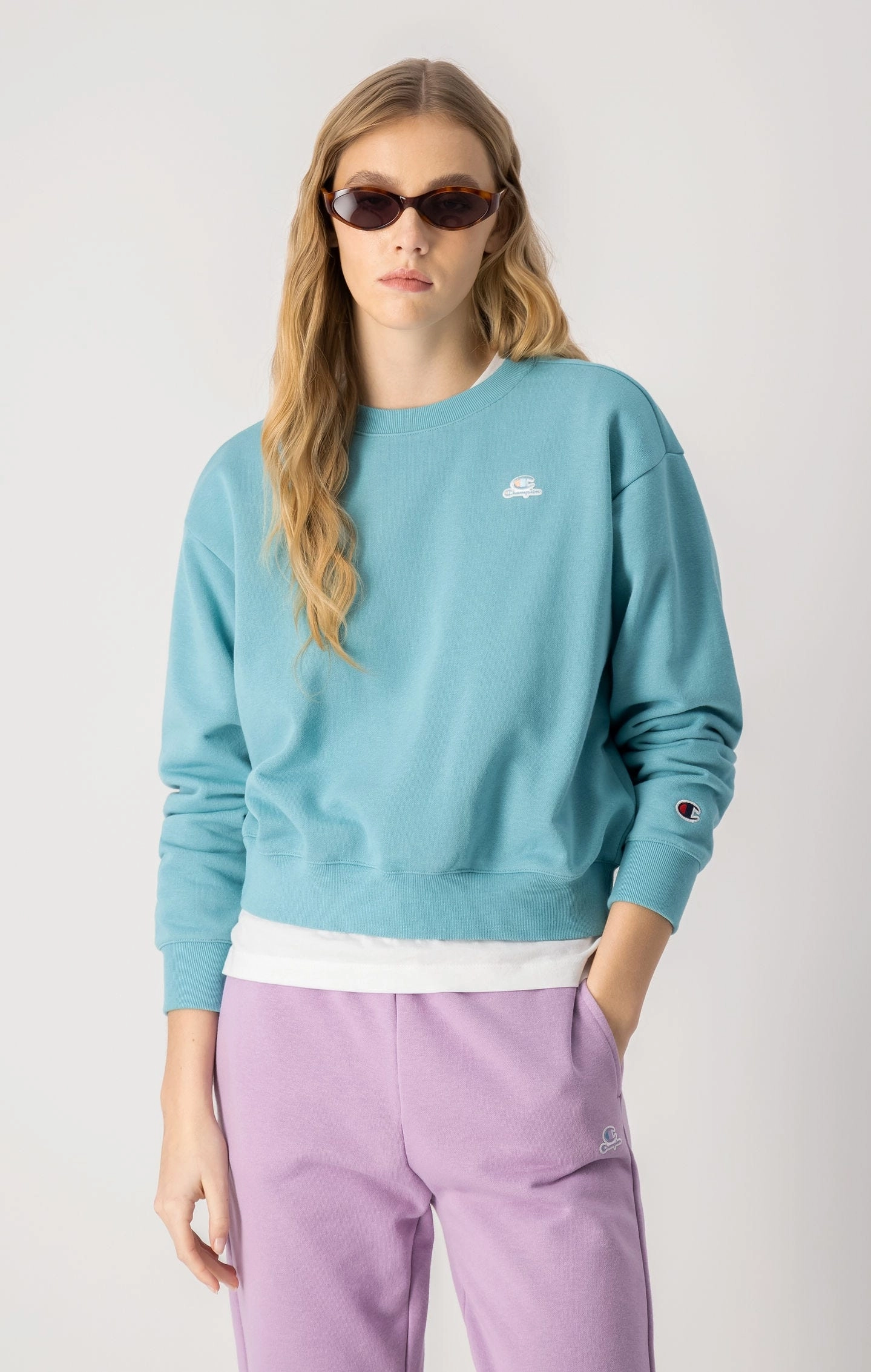 Sweatshirt in Kastenform mit Sticklogo