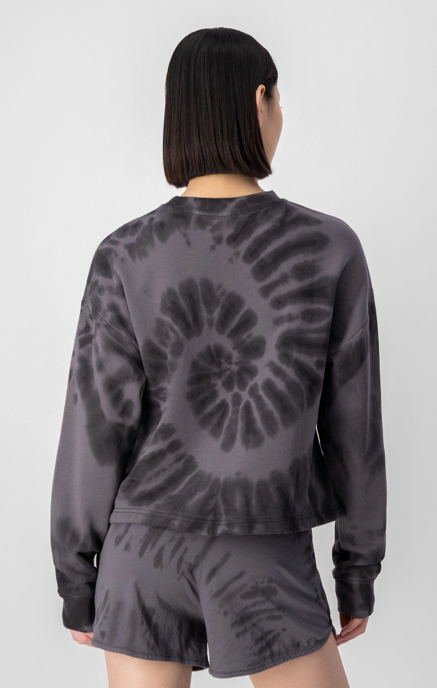 Sweatshirt mit Logo-Schriftzug in Batik-Optik