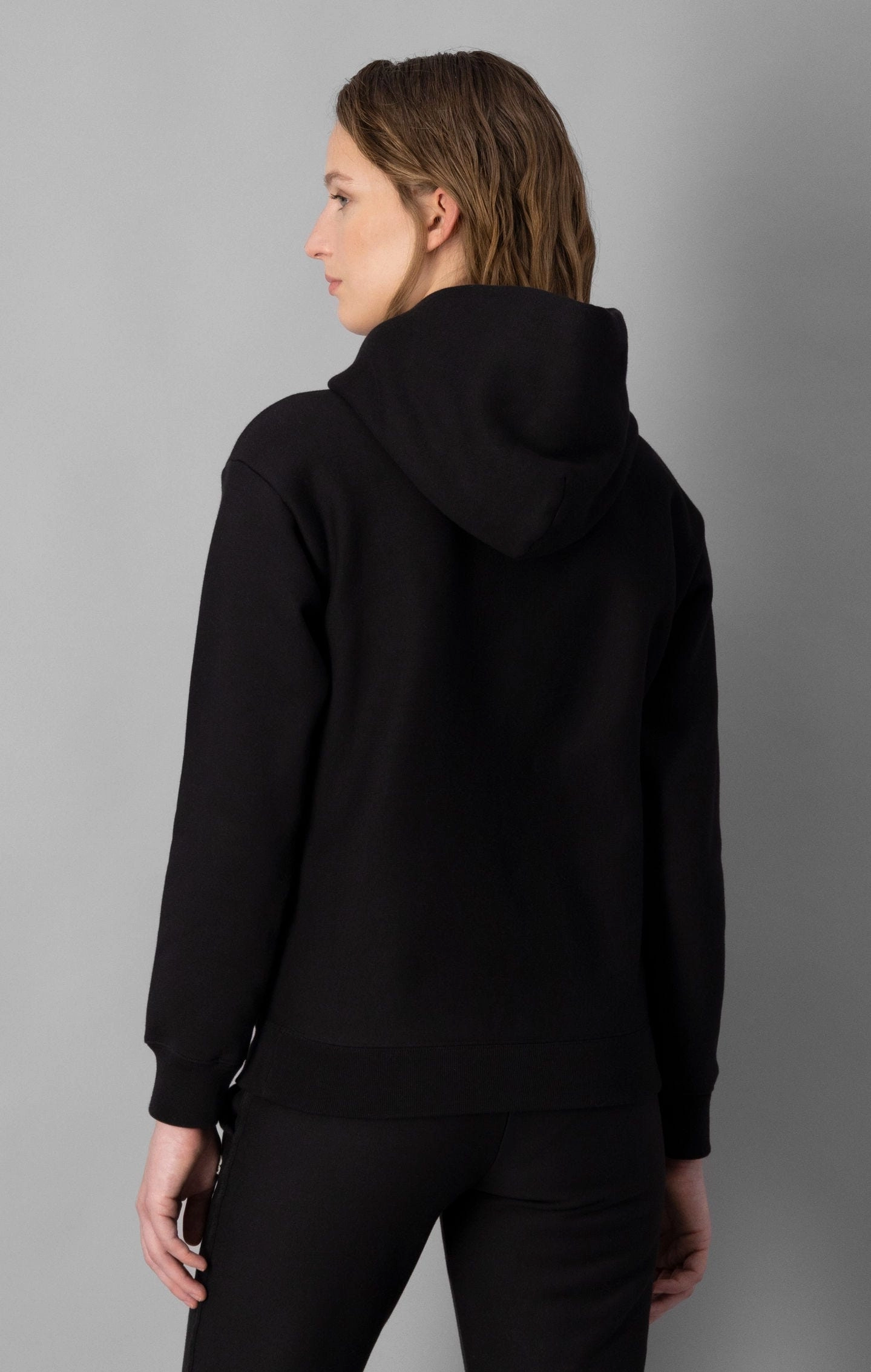 Kapuzenpullover aus Bio-Baumwolle mit C-Logopatch