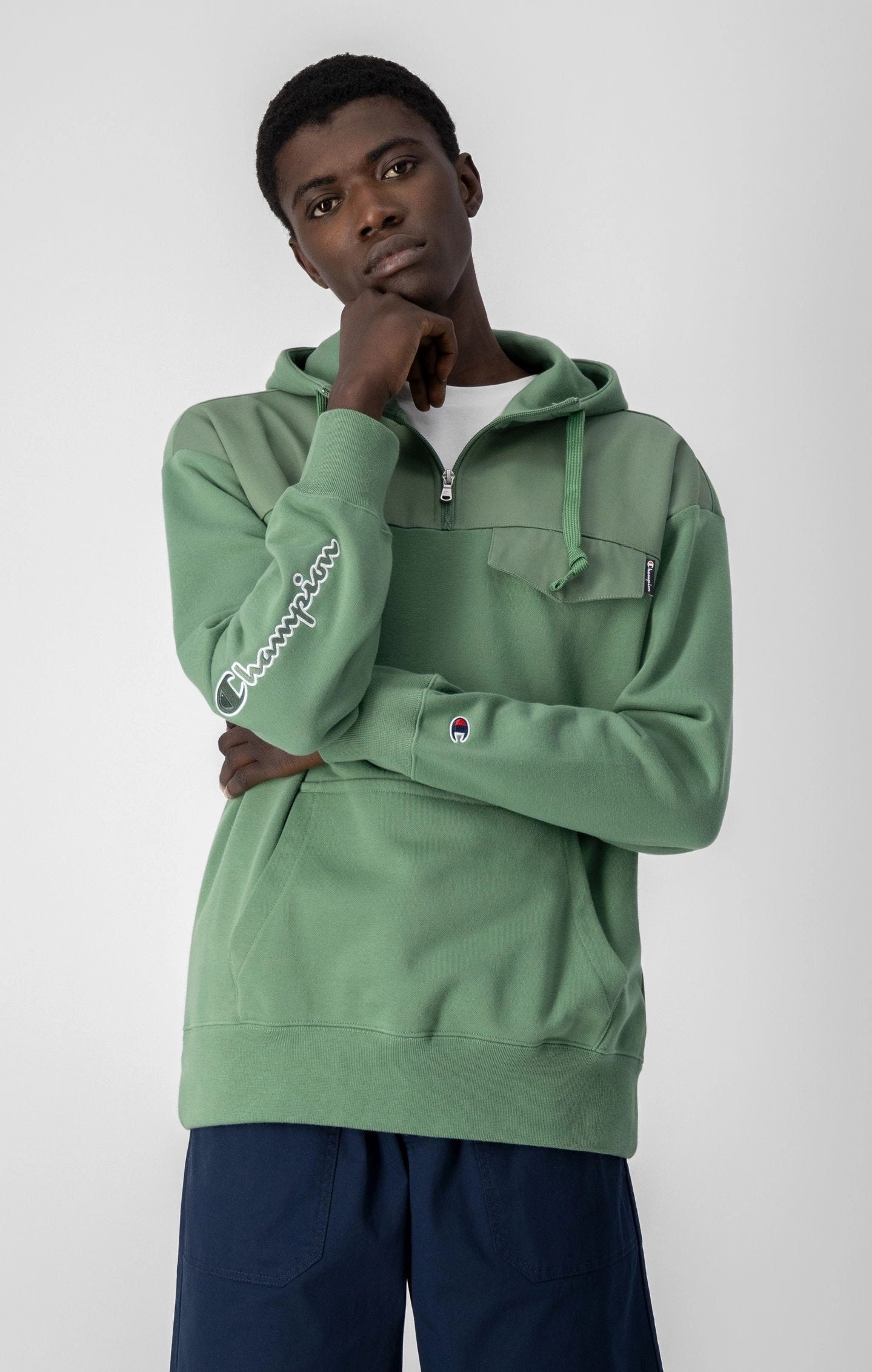 Kapuzenpullover mit Twill-Einsatz und Halbreißverschluss