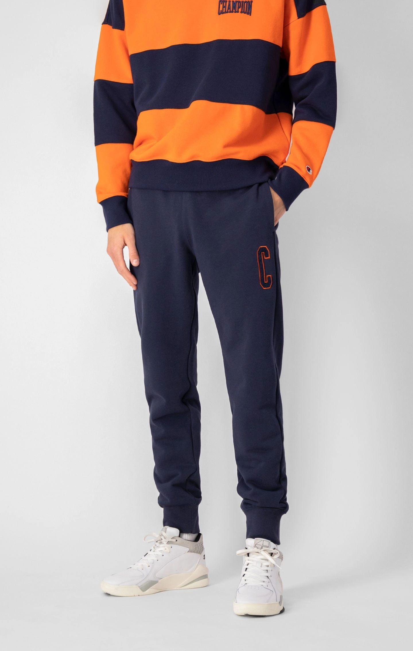 Jogginghose mit Sticklogo im College-Stil