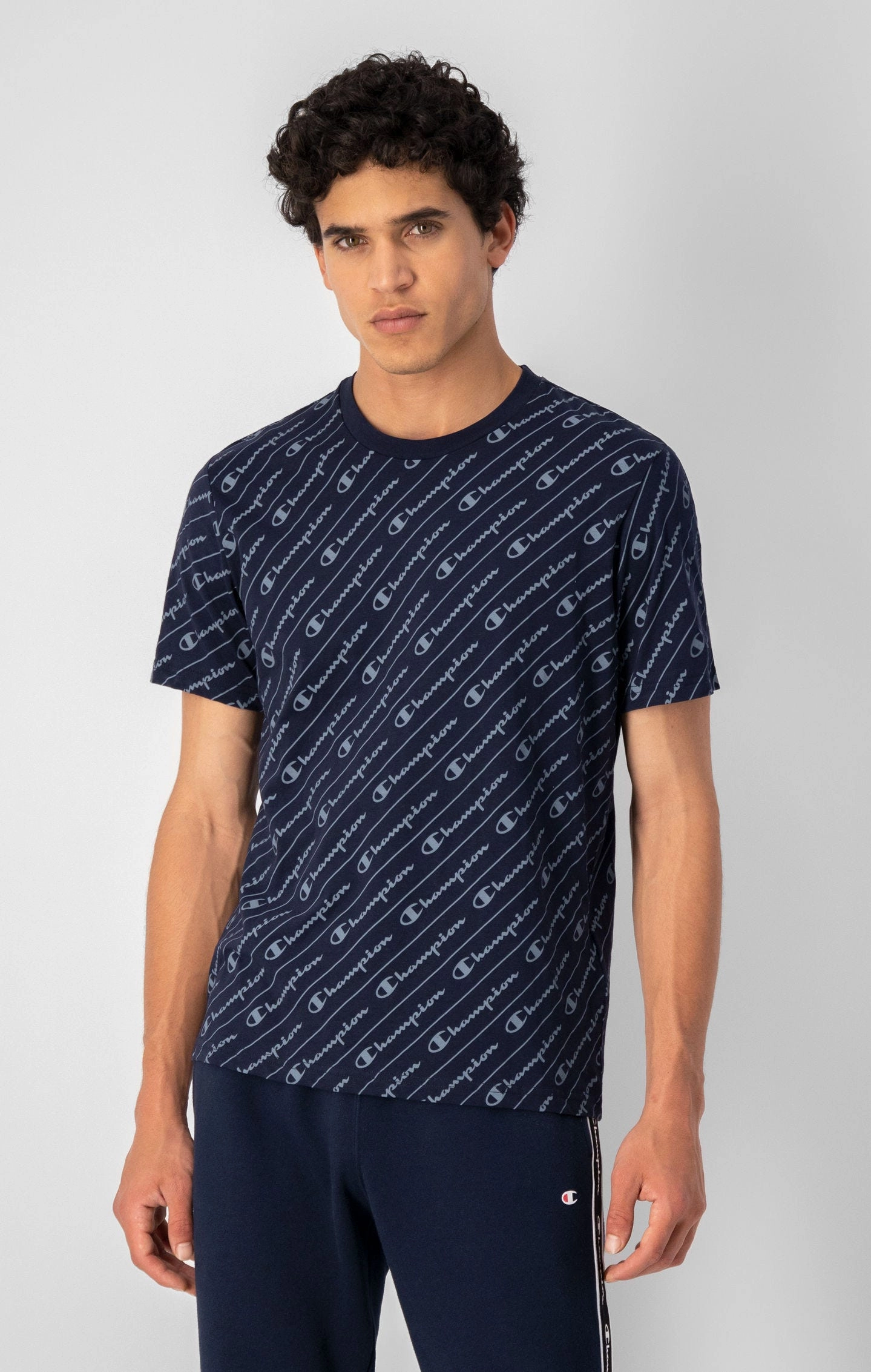 T-Shirt aus Baumwolle mit Logo-Schriftzug im Allover-Print
