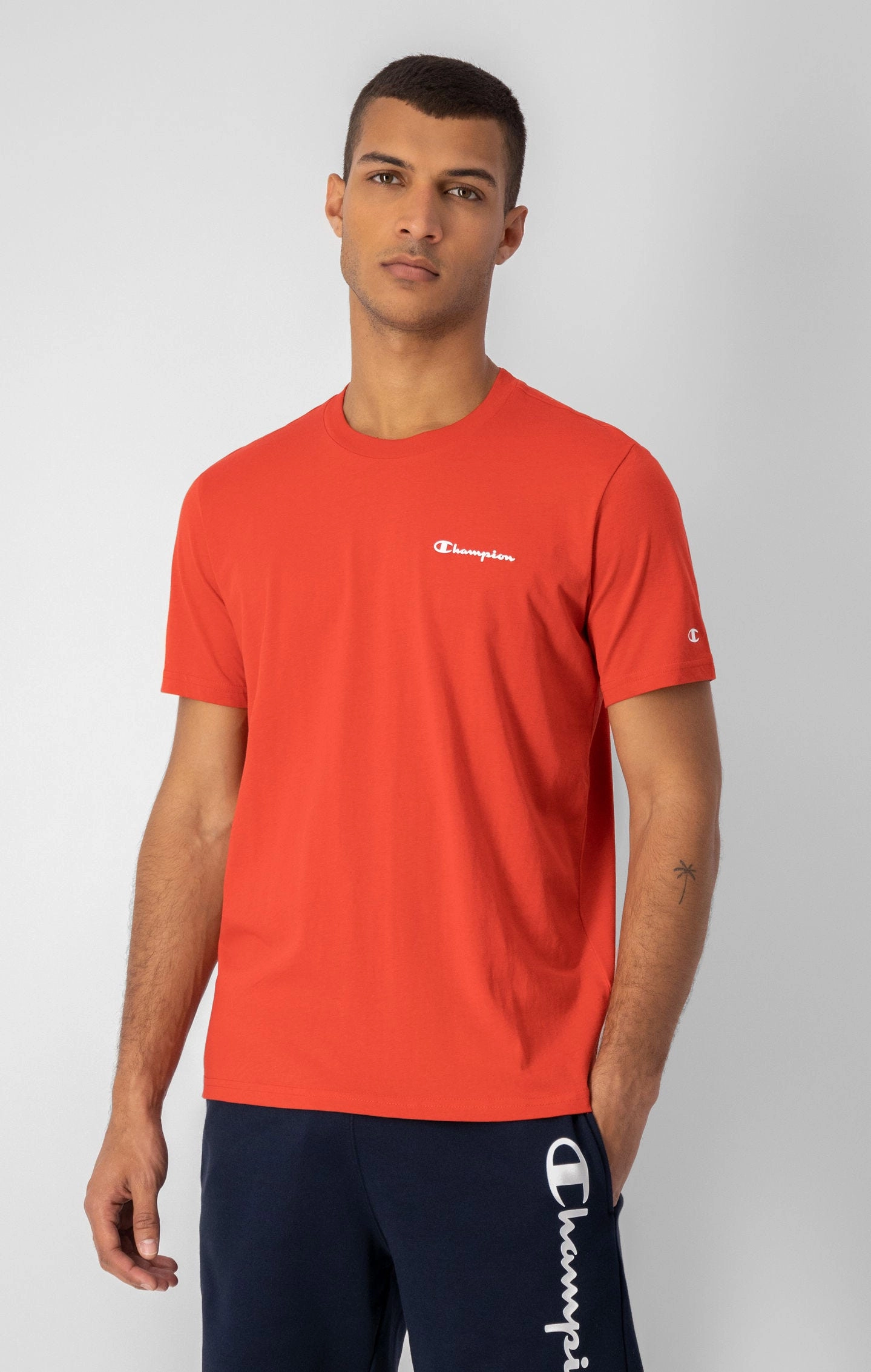 T-Shirt mit kleinem Printlogo-Schriftzug