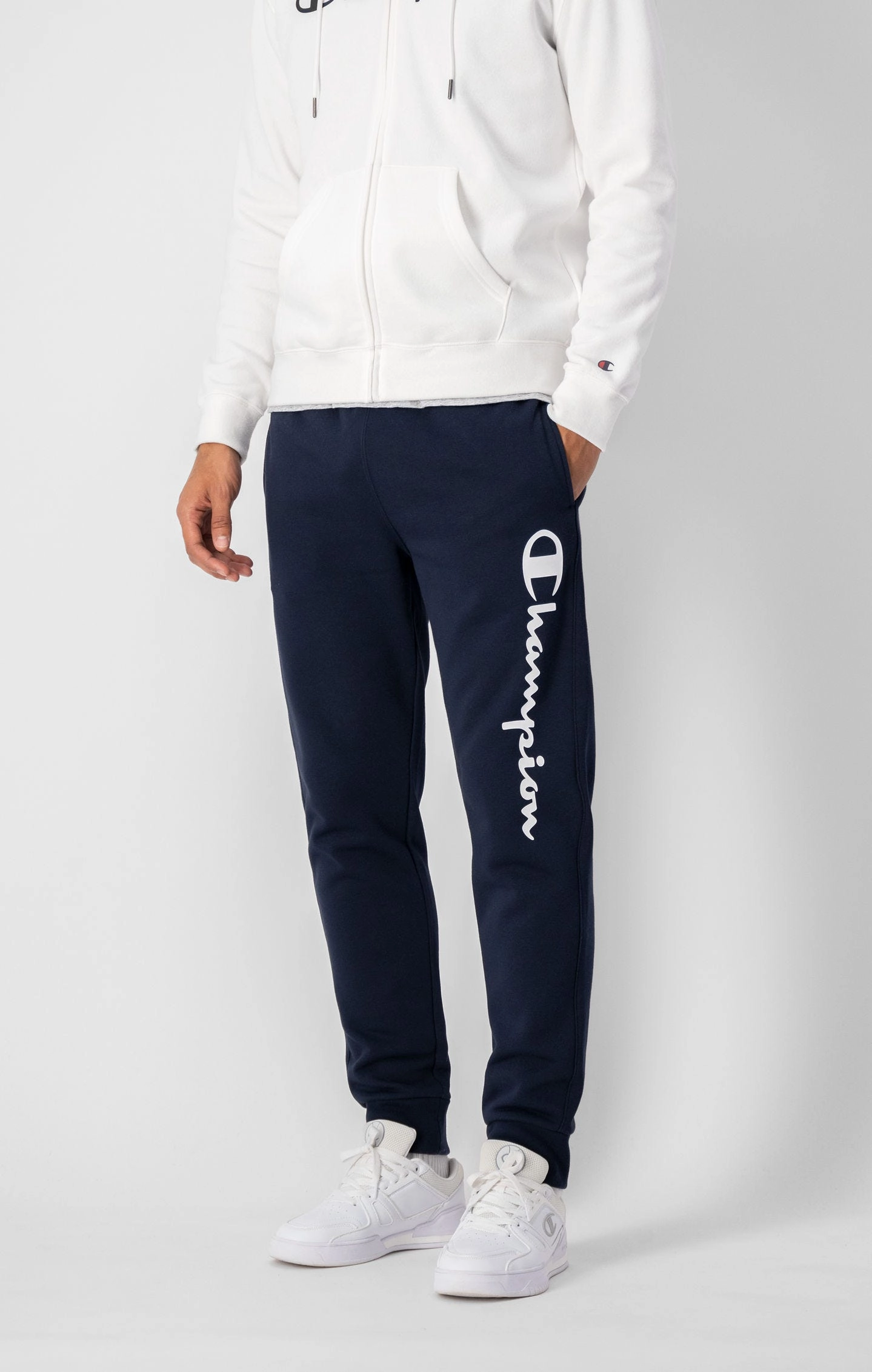 Jogginghose mit seitlichem Logo-Schriftzug