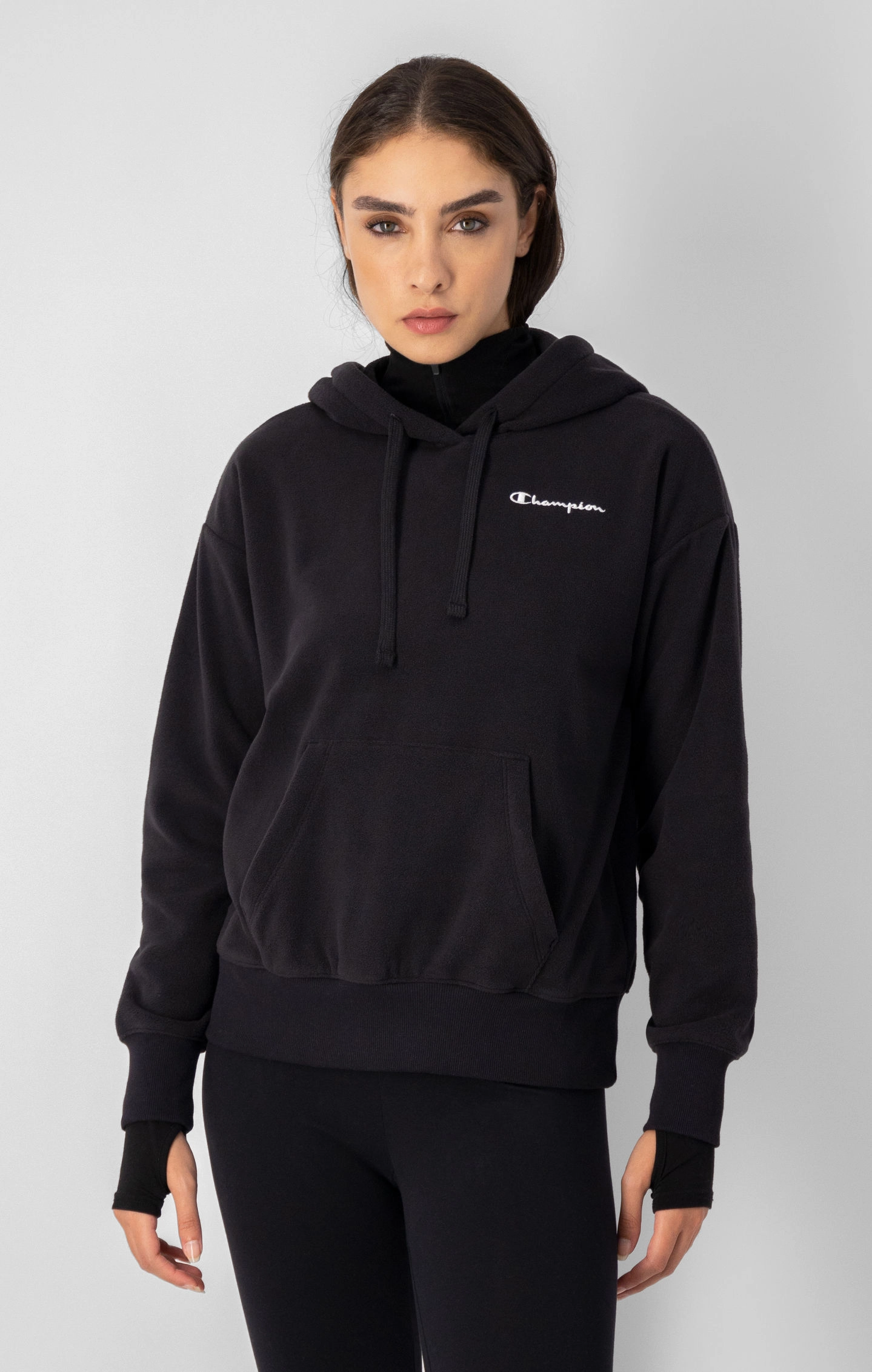 Kapuzenpullover aus Polarfleece mit kleinem Logo-Schriftzug