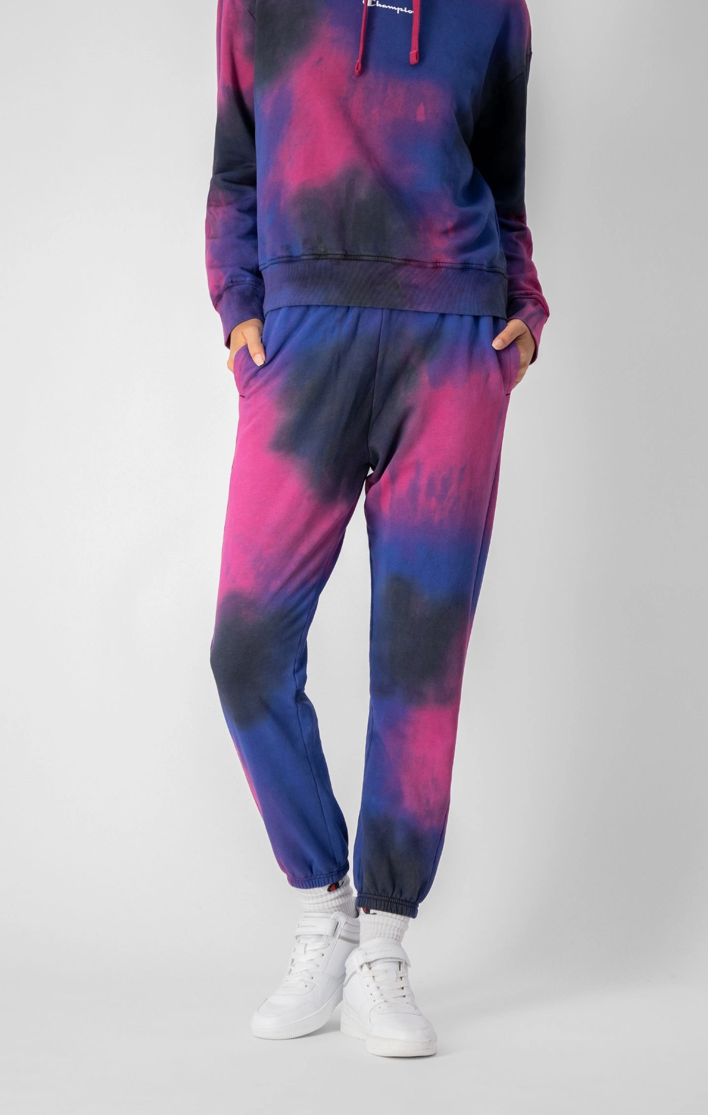 Fleece-Jogginghose mit natürlicher Batikfärbung