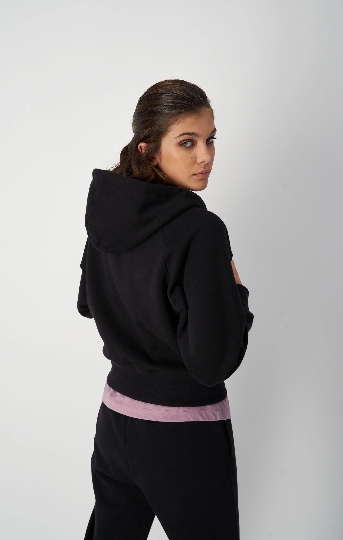 Fleece-Kapuzenpullover in Kastenform mit Logo im College-Stil
