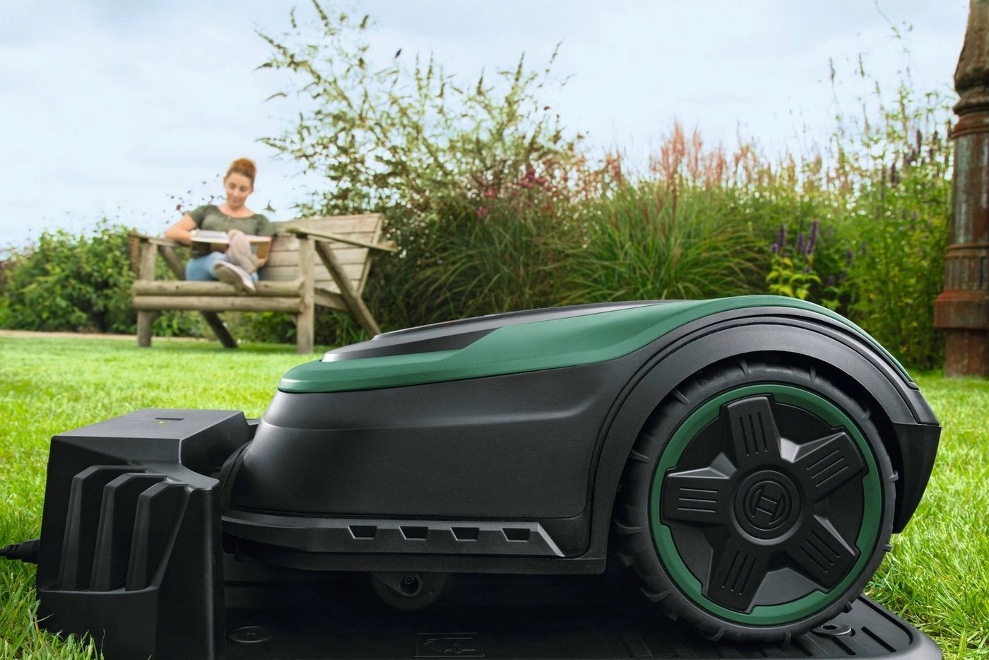 Bosch Home & Garden Rasenmähroboter »Indego S+ 500«, bis 500 m² Rasenfläche, inklusive Akku und Ladestation