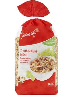 Jeden Tag Traube-Nuss-Müsli