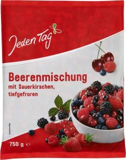 Jeden Tag Beerenmischung mit Sauerkirschen