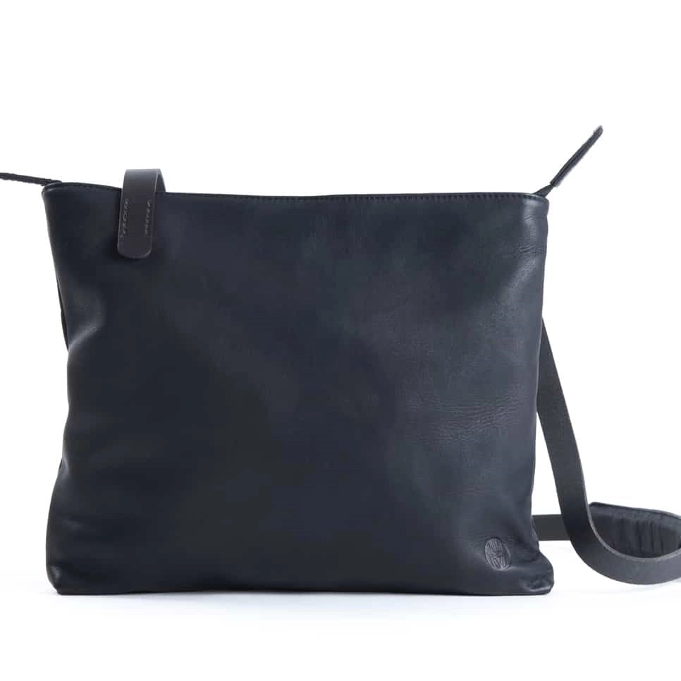 Harold&#039 s Chaza Shoulderbag medium Dunkelblau