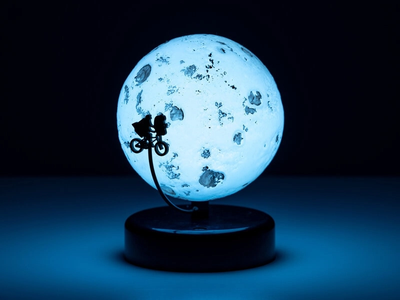 E.T. Lampe