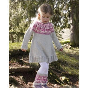 Forest Dance by DROPS Design - Strickmuster mit Kit Kleid mit rundem Y - 7/8 år