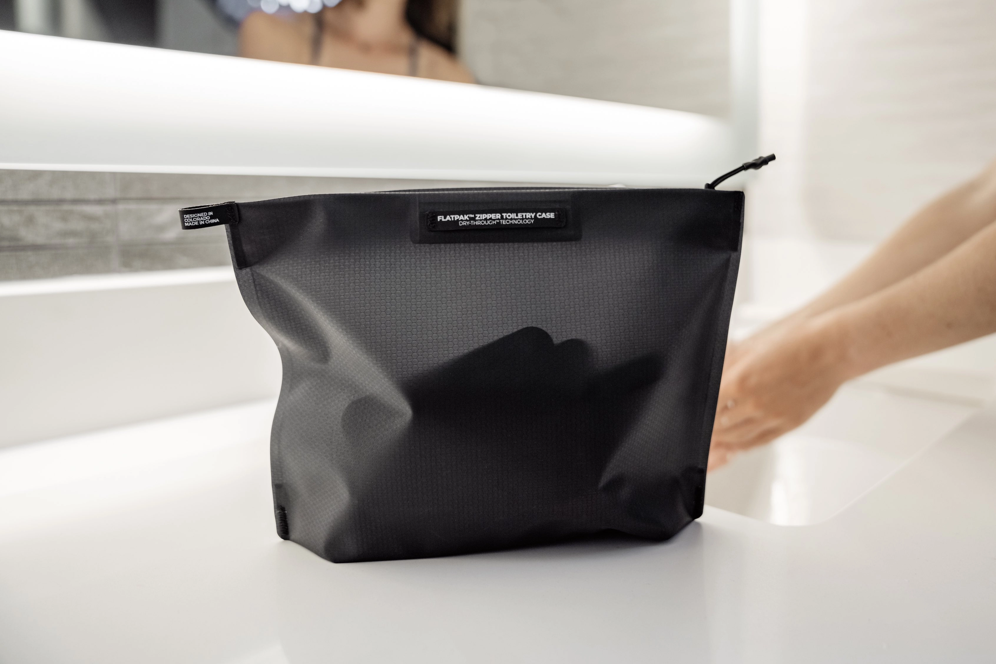 Matador FlatPak Zipper Toiletry Case (charcoal)