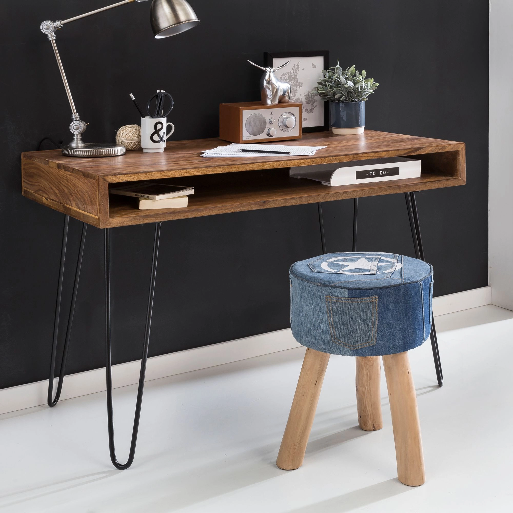 Massiver Schreibtisch HARLEM Sheesham Massiv Holz 110 x 60 x 76 cm mit Ablage, Computertisch Massivholz mit Metall Beinen, Design Holz PC Tisch