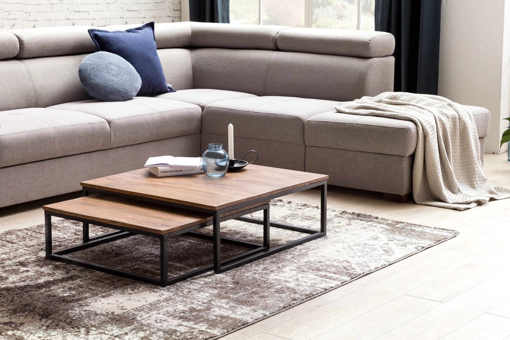 FineBuy Couchtisch 75 x 75 x 27 cm 2er Set Satztisch Metall Beine Sheesham Holz Massiv, Wohnzimmertisch Quadratisch Braun, Beistelltisch Massivholz, Design Lounge Holztisch Wohnzimmer