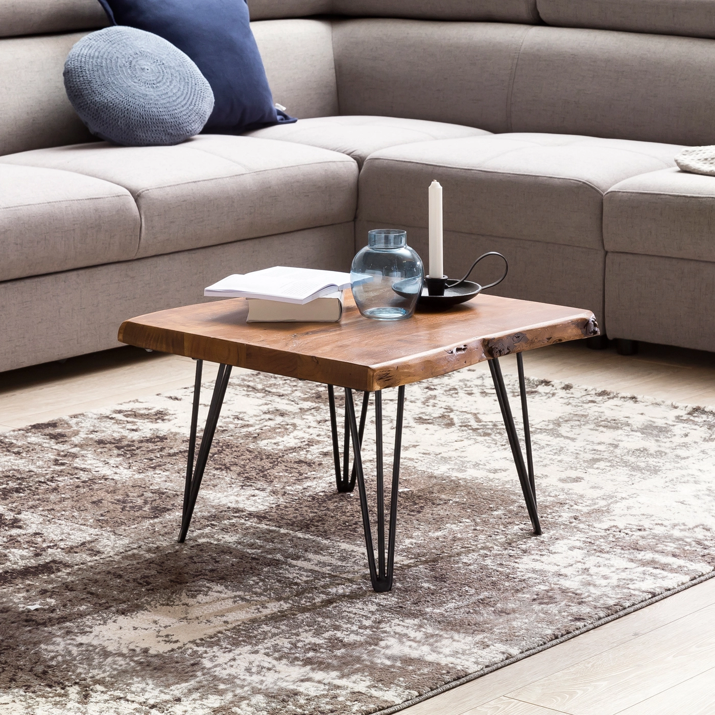 FineBuy Design Couchtisch Massivholz Tisch Baumkante 56 x 38 x 51 cm, Sheesham Holztisch mit Metallbeinen, Wohnzimmertisch im rustikalen Landhausstil