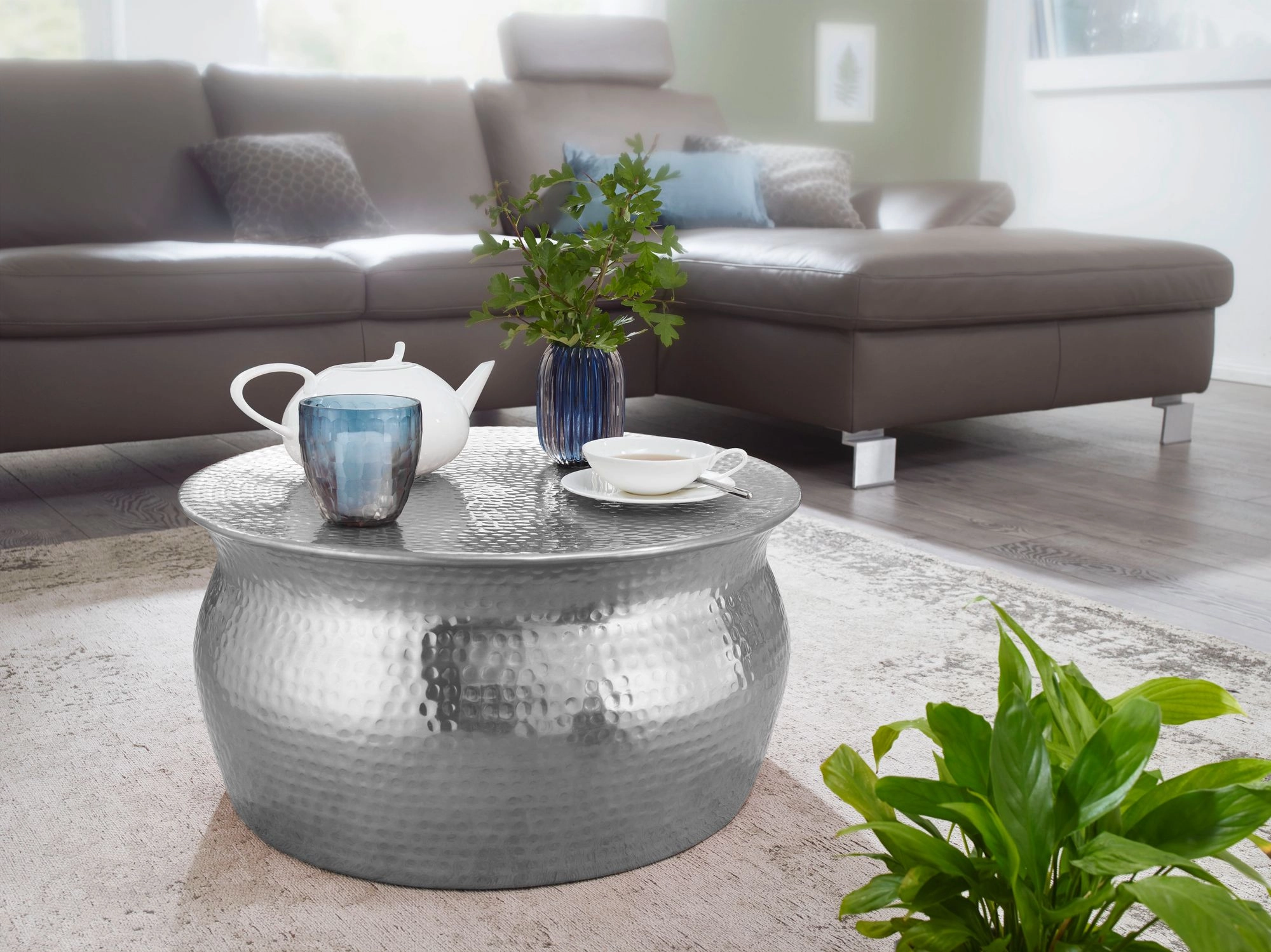 FineBuy Couchtisch 60x30,5x60cm Aluminium Beistelltisch orientalisch rund, Flacher Hammerschlag Sofatisch Metall, Design Wohnzimmertisch modern, Loungetisch indisch Stubentisch klein