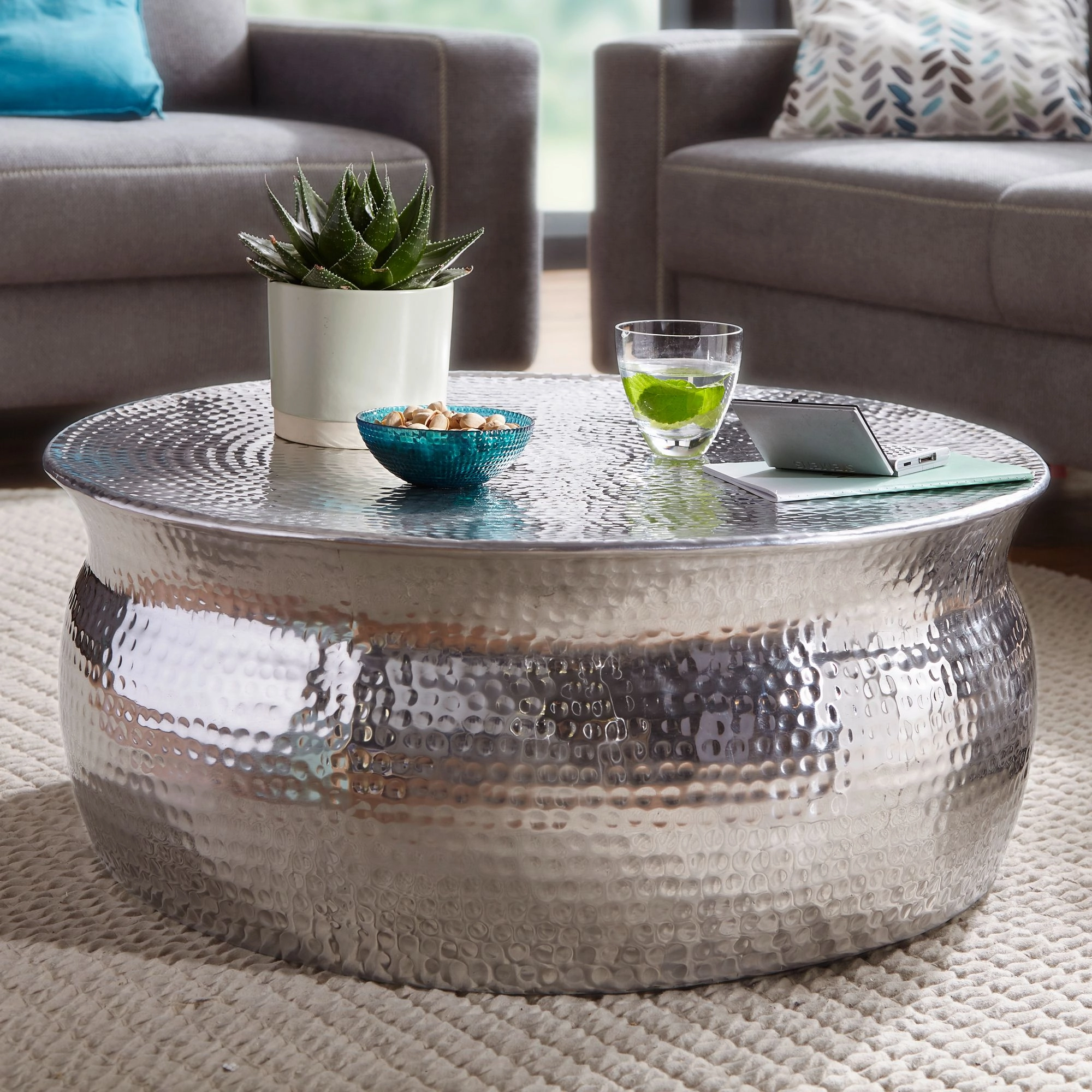 FineBuy Couchtisch 75 x 31 x 75 cm Aluminium Beistelltisch orientalisch rund, Flacher Hammerschlag Sofatisch Metall, Design Wohnzimmertisch modern, Loungetisch indisch Stubentisch klein