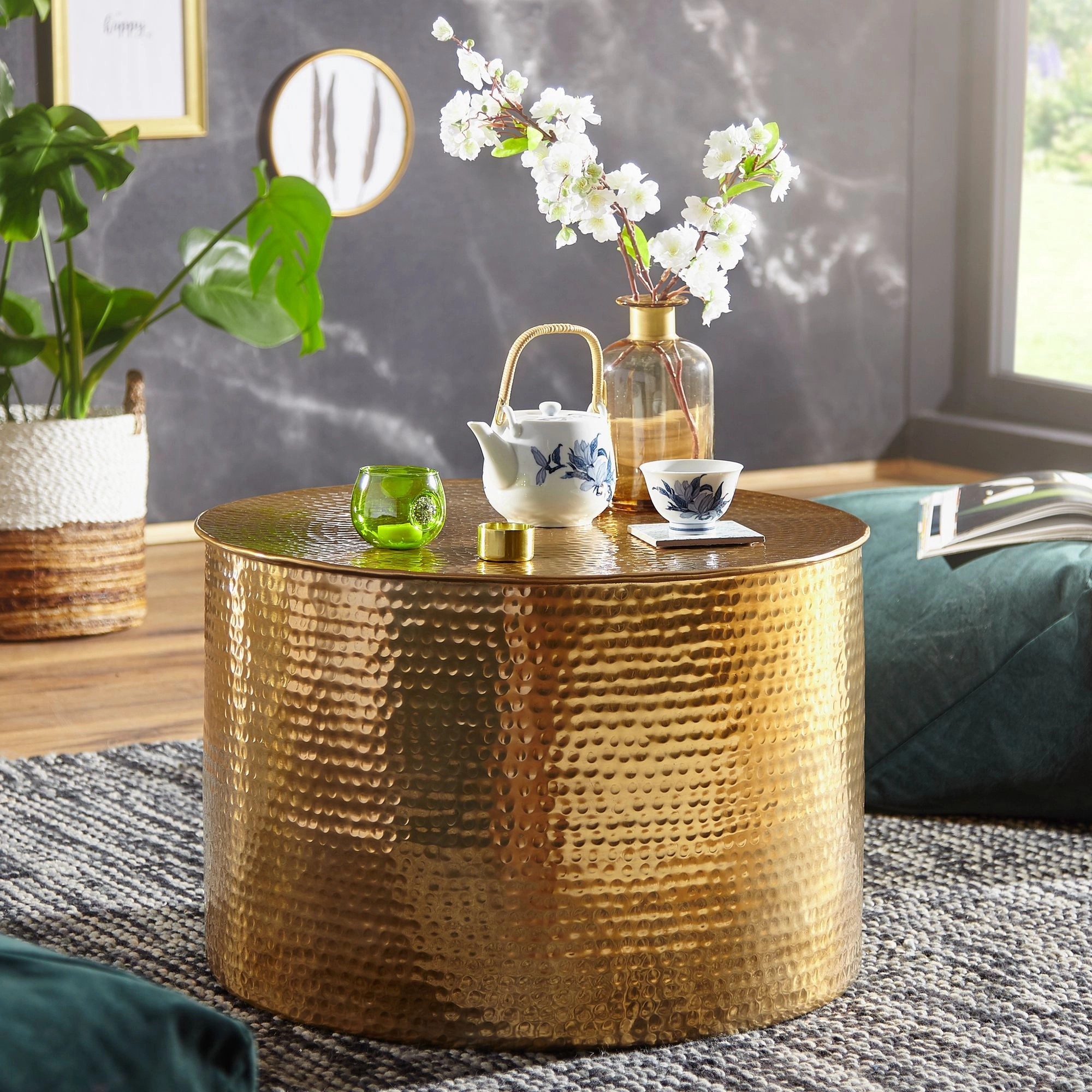 FineBuy Couchtisch 61 x 40,5 x 61 cm Aluminium Beistelltisch orientalisch rund, Flacher Hammerschlag Sofatisch Metall, Design Wohnzimmertisch modern, Loungetisch indisch Stubentisch klein