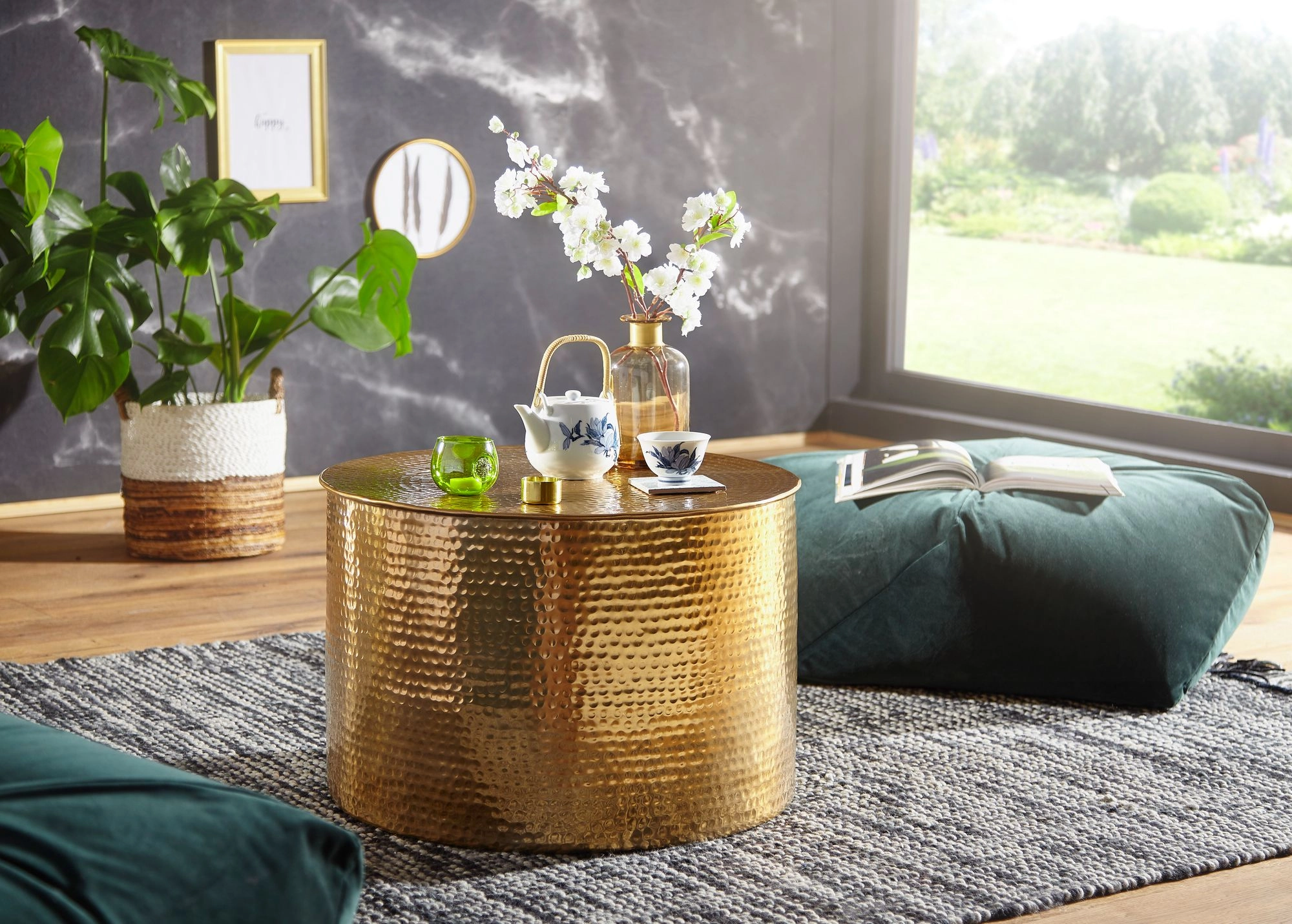 FineBuy Couchtisch 61 x 40,5 x 61 cm Aluminium Beistelltisch orientalisch rund, Flacher Hammerschlag Sofatisch Metall, Design Wohnzimmertisch modern, Loungetisch indisch Stubentisch klein