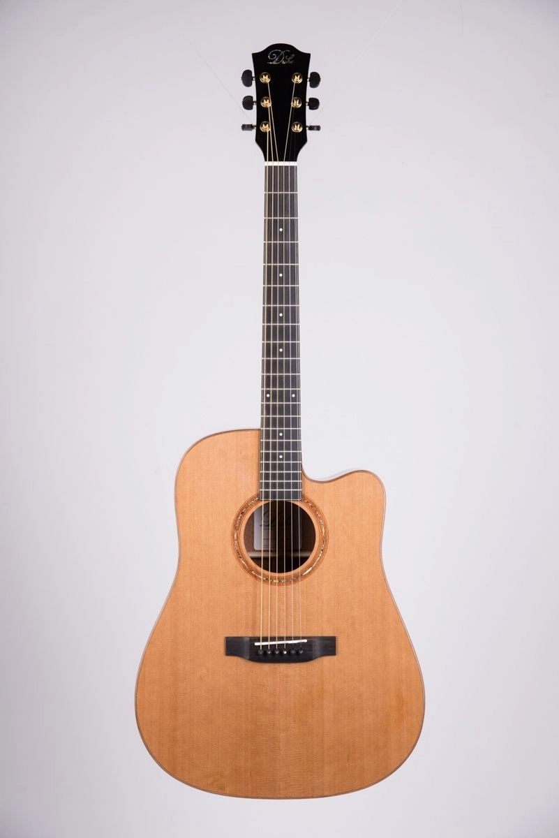 Duke D-MC-CUT-SOLID-E Westerngitarre mit Pickup vollmassive Bauweise