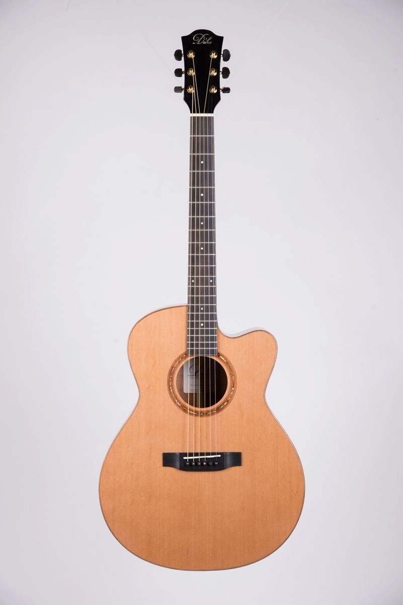 Duke GA-MC-CUT-SOLID-E Westerngitarre mit Pickup vollmassive Bauweise