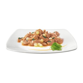 GOURMET à la Carte 26x85g Huhn garniert mit Pasta-Perlen