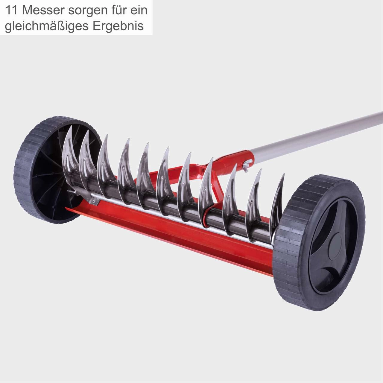 Handvertikutierer SCM340 Scheppach - 34cm Arbeitsbreite | 90mm Arbeitshöhe | 180cm Alu-Stiel | 11 Messer | Vertikutierer