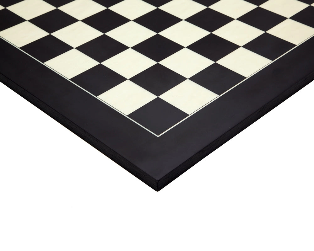 55 cm Deluxe-Schachbrett in Matt-Schwarz und Ahorn