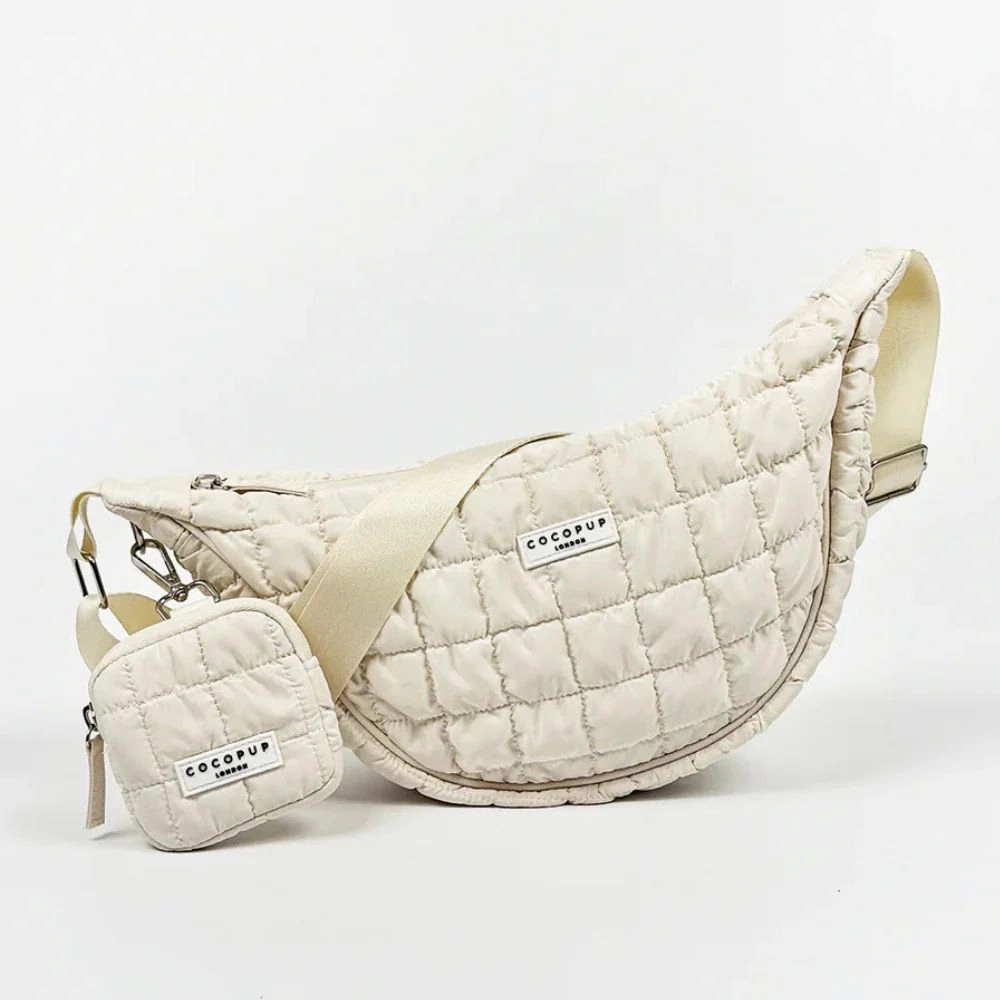 Cocopup London Crossbody Crescent Dog Walking Bag Wolke  Creme, Weiß Bauchtasche | Gassitasche | viel Platz | für alle Utensilien | robust | viele Fäc