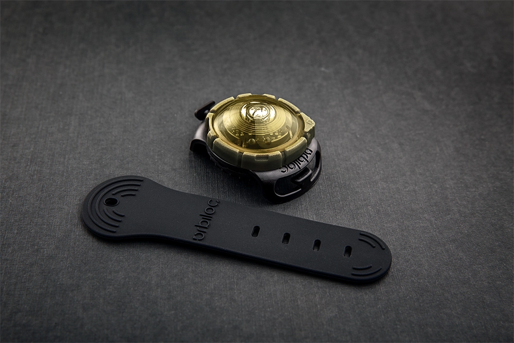 Orbiloc Dog Dual Safety Gold  Amber für alle Hunde | für Hundehalter | vielseitig einsetzbar | Sicherheitslicht | Jogginglicht | für Dunkelheit
