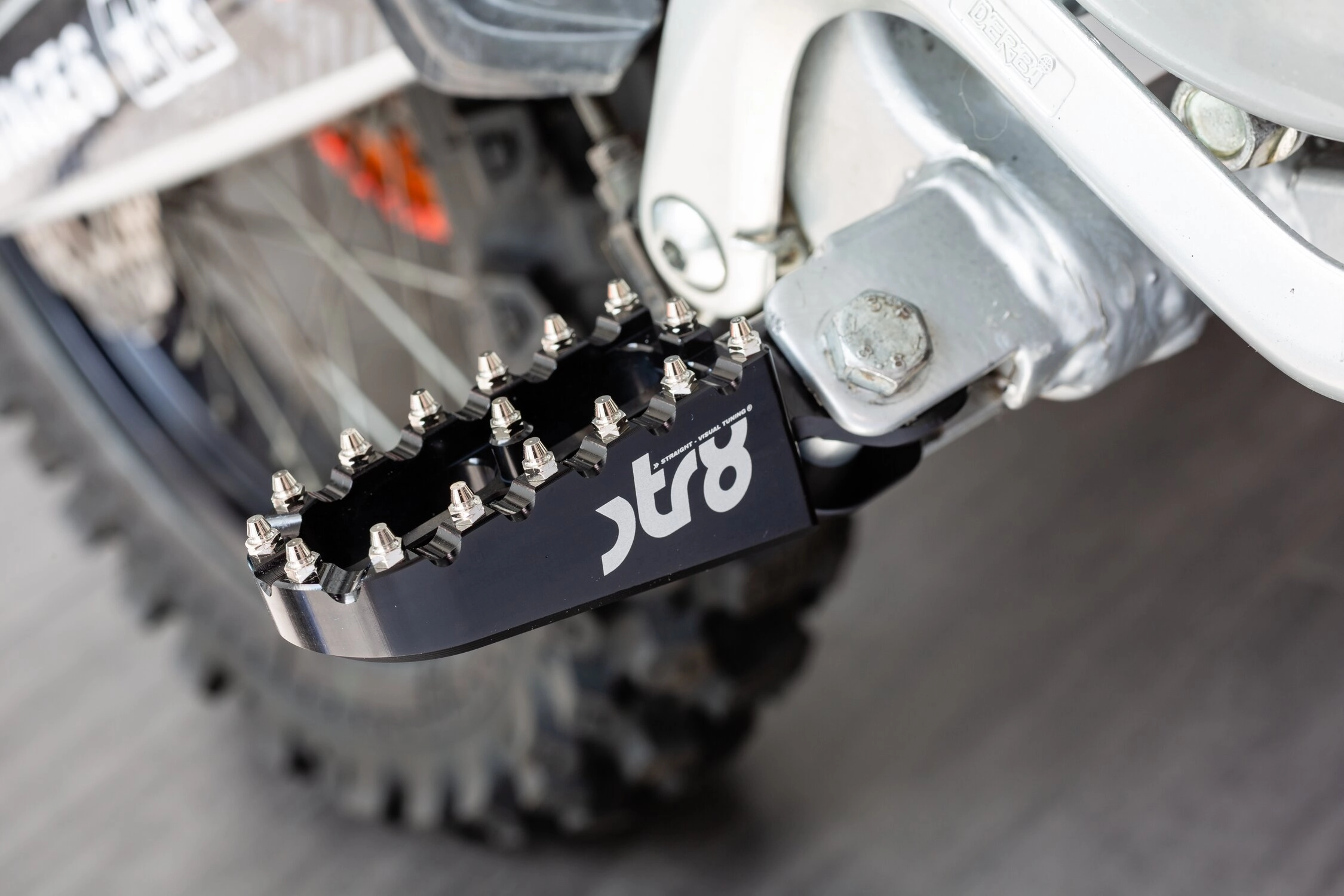 Fußrasten STR8 MX Evo Derbi CNC Schwarz