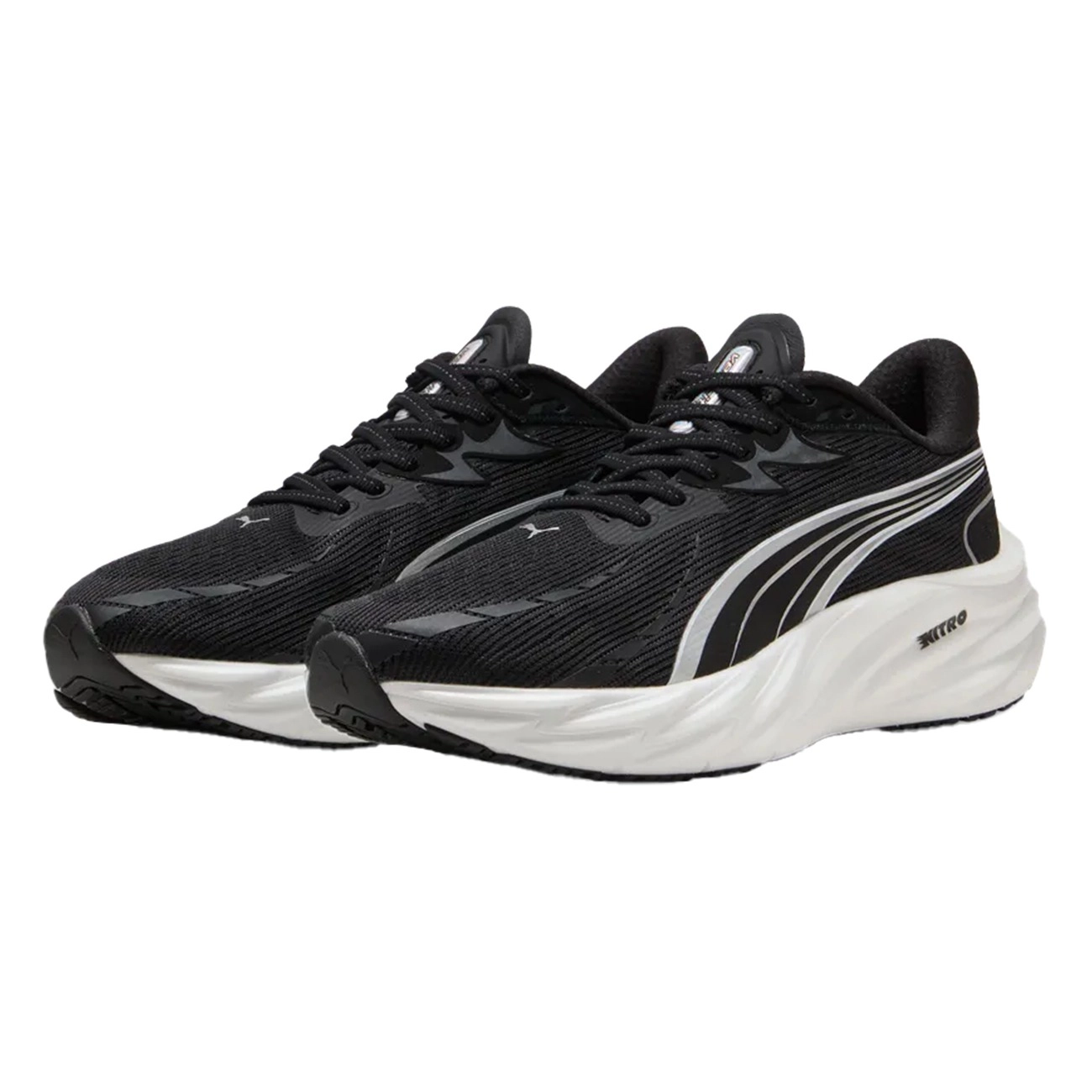 Puma Velocity NITRO™ 4 | Untergrund: STRASSE | Sprengung: 10 | Pronation: NEUTRAL | Läufertyp: HÄUFIG | Dämpfungsgrad: MITTEL | Standhöhe 36 mm/26 mm | Passform: Regulär