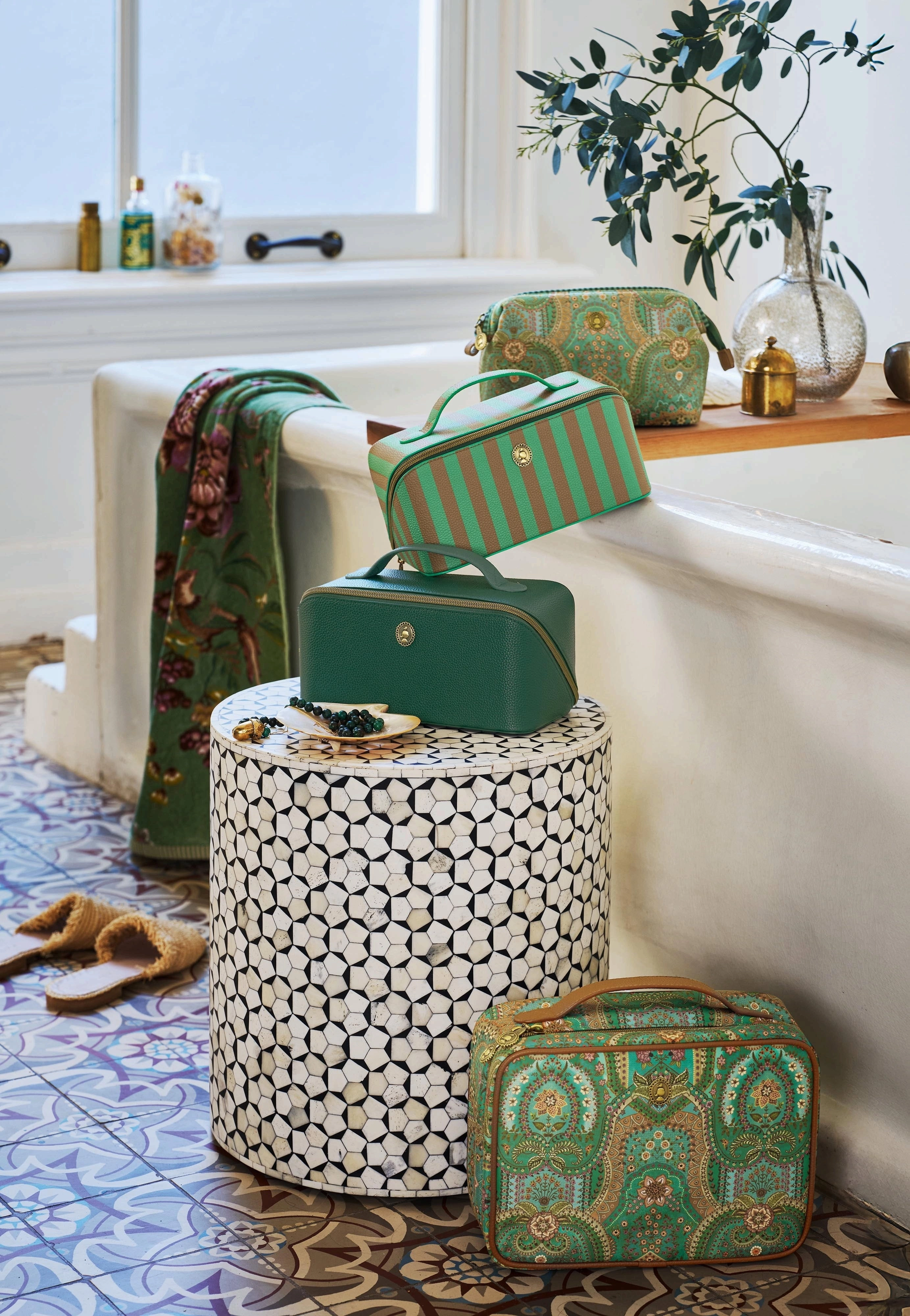 Pip Studio Kosmetiktasche Cooper Jabali, mittelgroß - Grün