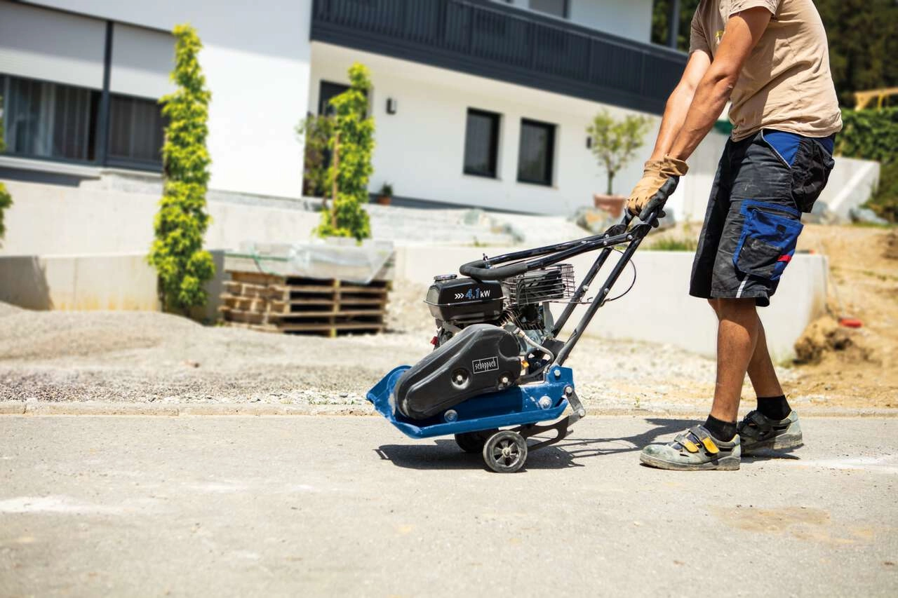 Rüttelplatte HP1300S Scheppach - 5,6PS | 82kg | 13000N | inkl. Fahrwerk & Gummimatte
