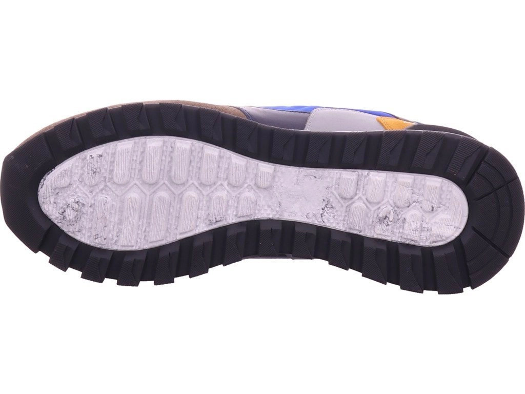 Ambitious Sneaker
