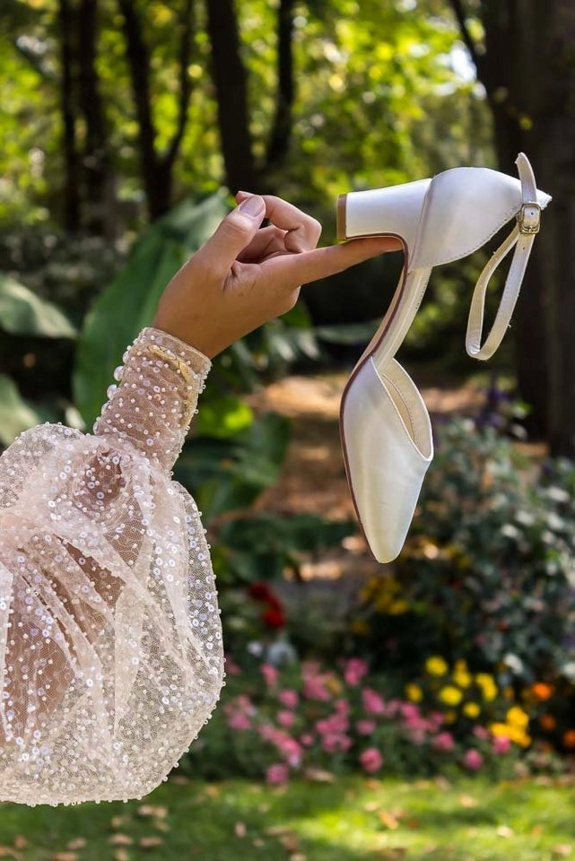 White Lady »700 ivory Satin - einfärbbarer Brautschuh« Pumps