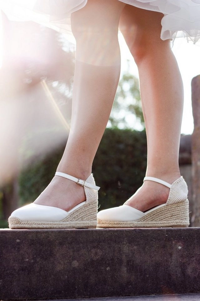 White Lady »940 offwhite Leder - Brautschuh« Keilsandalette