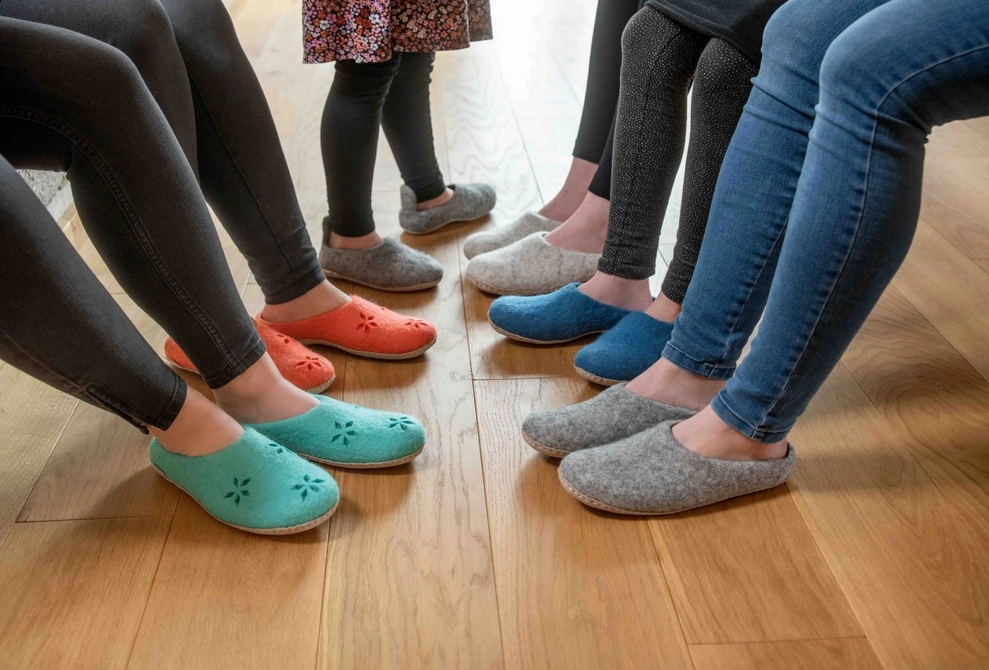 naturling »Filz Damen Slipper mit bequemer Ledersohle« Hausschuh für schmale Füße